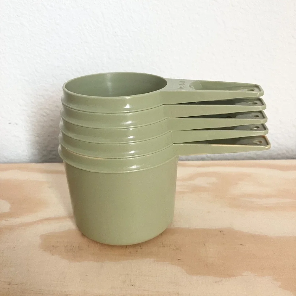 Vintage Tupperware Measuring Cups Set Of 5 Flat Olive Green Retro 761-765